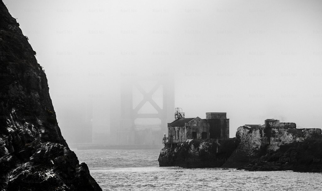 GOLDEN GATE BRIDGE